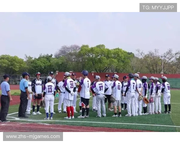 棒垒球战术培养团队协作与抗挫能力，受学校家长欢迎